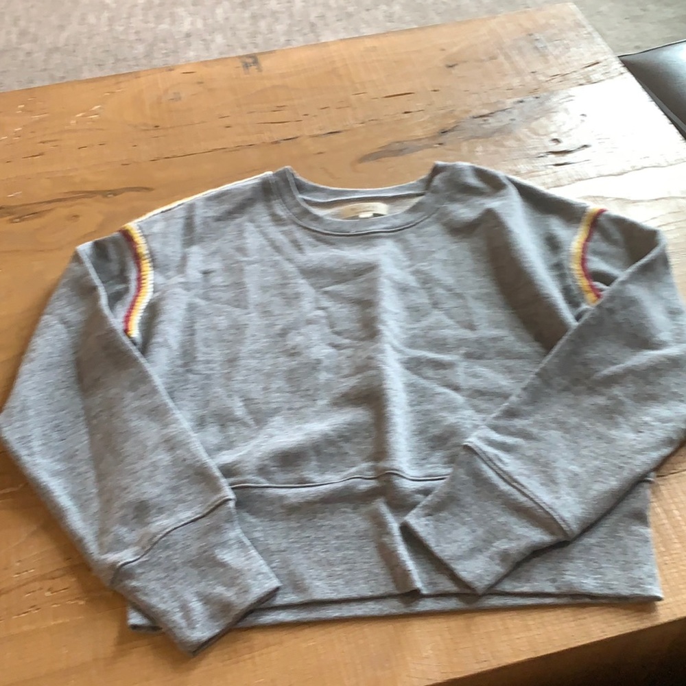 Crew crewneck with yarn stitching